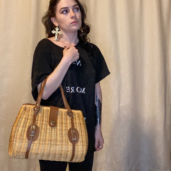 Vintage wicker purse. - Picture 3 of 4